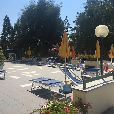 Theresa House With Pool بيت للعطل