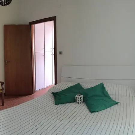 Theresa House With Pool بيت للعطل